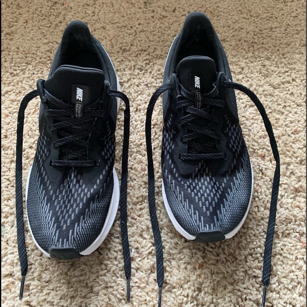 Women’s Nike zoom size 8.5 worn 2 times